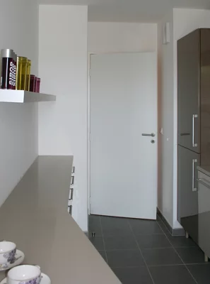 Bloc porte postforme prépeint huisserie pro. gauche - 83 cm