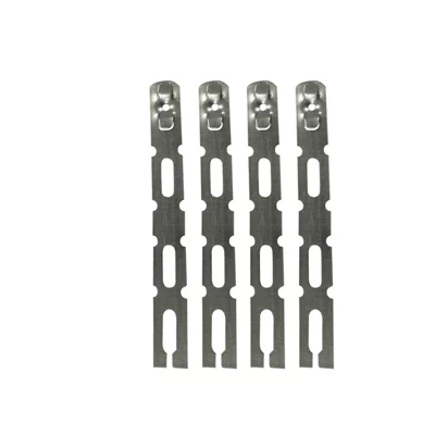 Lot de 4 pattes de fixation pour fenêtre PVC