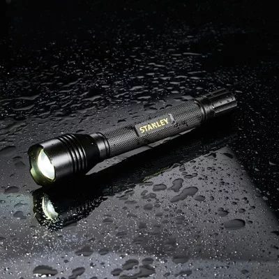 Lampe torche LED 280 lumens, 150 m de portée