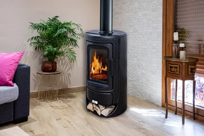 Poêle à bois fonte ROYCE 9,2 kW pour 80 m² avec rangement bûches intégré