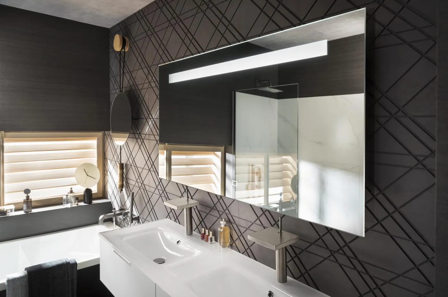 MIROIR LED ANTIBUEE 100X69 MIRFIA610