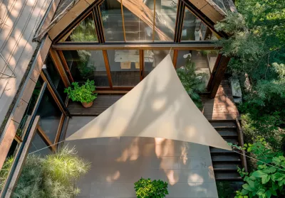 Voile d'ombrage Rivage triangulaire 3,6m de côté grège Jardiline