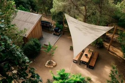 Voile d'ombrage Rivage triangulaire 5m de côté grège Jardiline