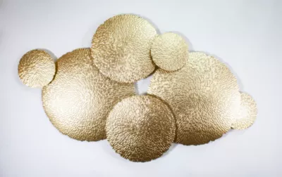 Décoration murale rond doré effet martelé L.54 x l.90 cm