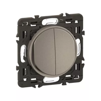 Interrupteur va-et-vient + poussoir Legrand Céliane titanium
