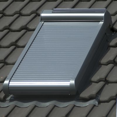 Volet roulant solaire Pegasus pour Velux M04 78x98 cm