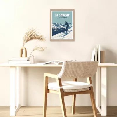 Image encadrée Savoie les Alpes aux tons bleus avec personnage sur skis l.30 x H.40 cm, Dada Art