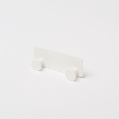 Patère salle de bains à visser ou à coller 2 têtes GoodHome Koros en acier coloris blanc