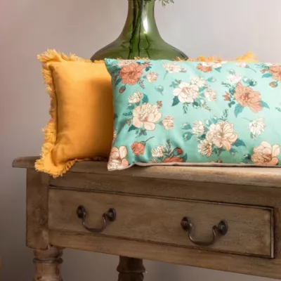 Coussin rectangle imprimé fleuri liberty L.50 x l.30cm Deco&co