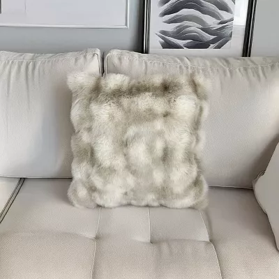 Housse de coussin en fausse fourrure beige 45 x 45cm