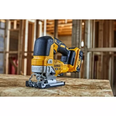Scie sauteuse sans fil sans batterie 18 V - pendulaire (4 niveaux) - vitesse 0-3200 tr/min - DeWalt DCS334NT-XJ