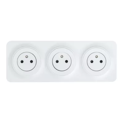 Triple prise avec terre prêt câblée Jacobsen Espen blanc composable