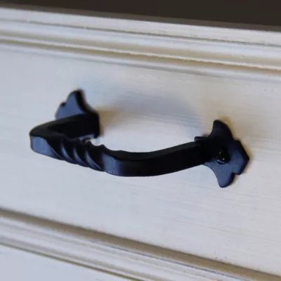 Poignée de meuble nœud Gwareg acier noir l.127mm x H. 27mm entraxe 102mm