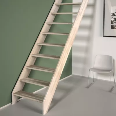 Escalier droit Sogem chêne coloris naturel 13 marches sans contremarches Ardennes