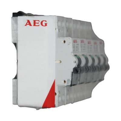 4 disjoncteurs + 1 gratuit 16A AEG