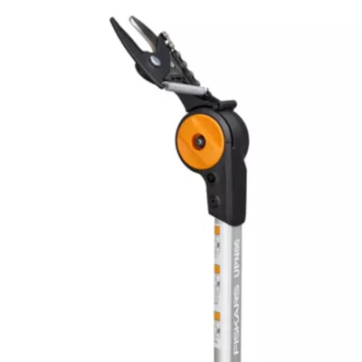 Lot Coupe-branches télescopique PowerGear™ Fiskars et scie de 47cm UPX80 Fiskars