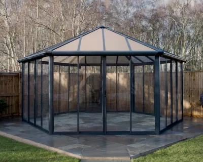 Tonnelle de jardin autoportante fermée Gardam² 5.2x6m Gris