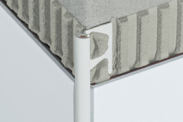Profilé Rondec PVC colore blanc brillant 12,5x250cm Schlüter PRO125BW