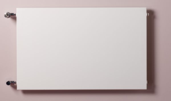Radiateur eau chaude Acova Altima  horizontal, face lisse, avec ailettes, puissance 526W (dT50), hauteur 527 mm, largeur 613 mm, 7 éléments, raccordement spécial 6 orifices avec pastillage adaptable, blanc RAL 9016 Réf. VLM-052-060