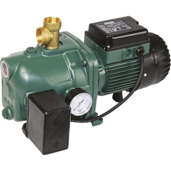 Pompe de surface auto amorçante JET 132 M pré-équipée pour montage sur surpresseur alimentation électrique 230 V - 1 kW - 6,6 A débit max 4,2 m³/h pression max 4,8 bar raccordements 1" F Réf. 016140