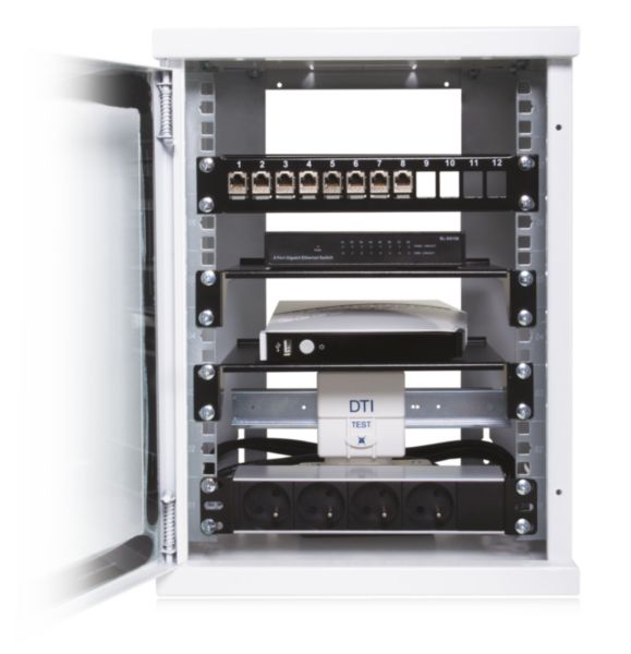 Coffret 10 + étag+rail DIN+panneau brass+8 emb+8 cord+kit terre coloris blanc- 13p1553200