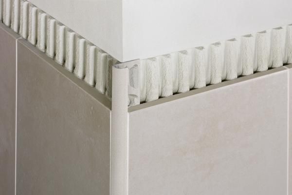 Profilé en aluminium structuré Rondec TS pour angle sortant hauteur 10mm 2,5m réf. RO100TSG