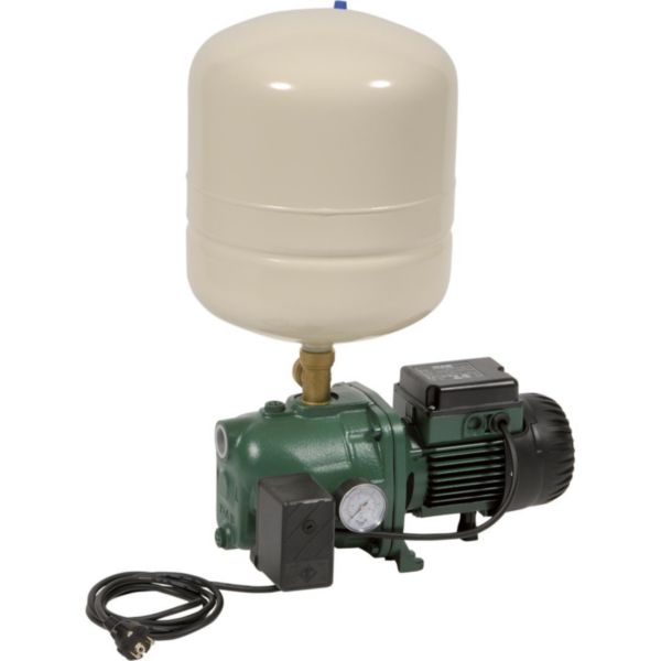 Image principale de Groupe de surpression AQUAJET-GWS 82/20M pour eau froide domestique. 230V mono, 0,6 kW, 3,8 A. Débit 2 m³/h, pression 2 bar. Réservoir 20 L à diaphragme, contacteur mano pré-réglé, aspiration 7-8 m par venturi, prêt à installer.