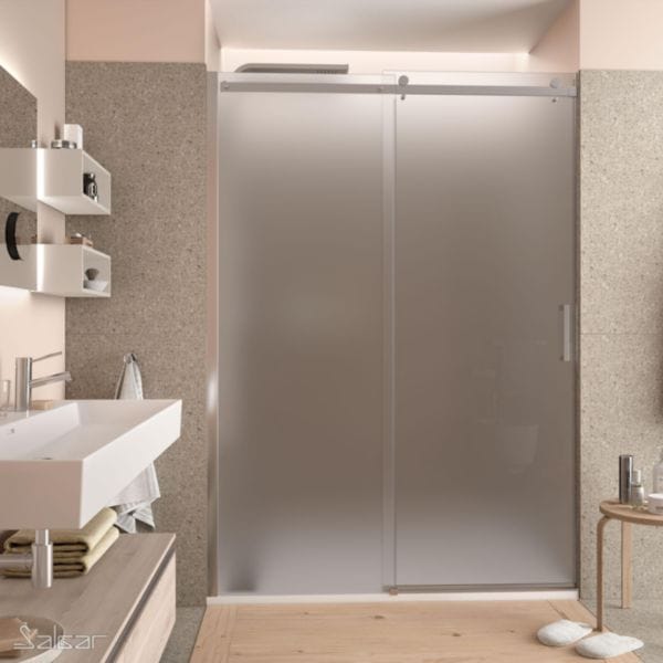 Paroi de douche Avec Portes coulissantes En façade Série: HELSINKY Couleur profil: Argent Brillant 1 fixe + 1 porte (FC2) dimensions mm: L1800 H1950 Épaisseur du verre: 6 Verre: Satiné Traitement antical Sur mesure Réf. 95312 SALGAR