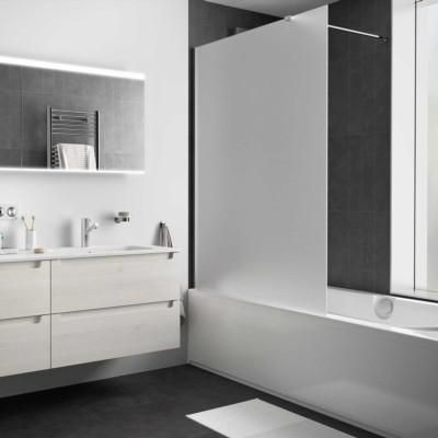 Pare-baignoire Walk in Série: HEAVEN Couleur profil: Argent Brillant paroi de douche fixe (F1) dimensions mm: L400 H1500 Épaisseur du verre: 8 Verre: Satiné Traitement antical Sur mesure Réf. 26874 SALGAR