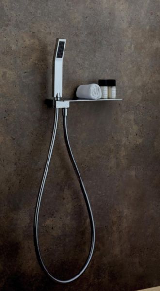 Tablette avec prise d'eau murale encastree chrome
